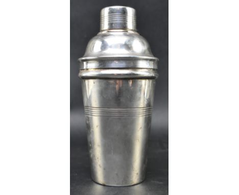 Bonzer - a vintage early to mid 20th century Art Deco style silver plated cocktail shaker. The drinks shaker with removeable 