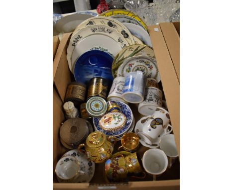 A selection of assorted display plates including Wedgwood, Limoges, Royal Copenhagen, Coalport and Royal Doulton, a 'Wedgwood