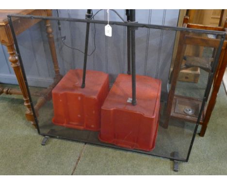 Large wire metal fireguard