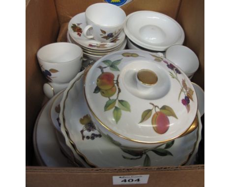 Box of Royal Worcester fine porcelain Evesham oven to table ware to include; cups and saucers, pie dishes, gravy boat, butter