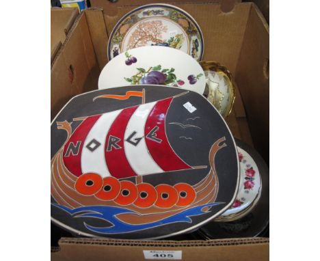 Box of assorted china to include; blue and white Crown Ducal 'Colonial Times' plate, Worcester 'Herbs' bowl, two naaman pedes