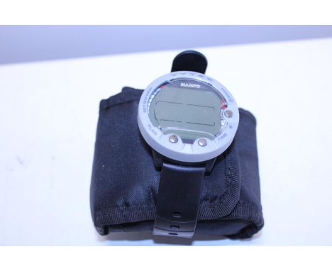A vintage electronic divers watch with charger a/f 