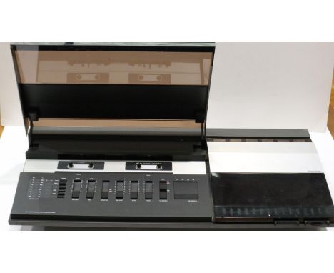 Bang &amp; Olufsen Beocenter 4000 twin tape/tuner. Machine powers up and plays through headphone socket, no further tests mad