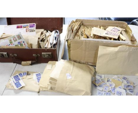 Large quantity of mixed world stamps. UK P&amp;P Group 2 (£20+VAT for the first lot and £4+VAT for subsequent lots) 