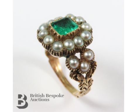 Georgian 14/15ct gold, emerald and pearl mourning ring. The ring set with a square-cut emerald approx 5 x 5 mm having laurel 