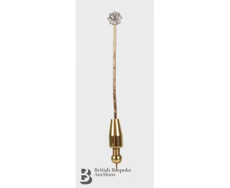 14/15ct yellow gold diamond solitiare tie stick. The tie stick set with approx 40 pts old-cut dias, approx 1.4 gms.&nbsp;