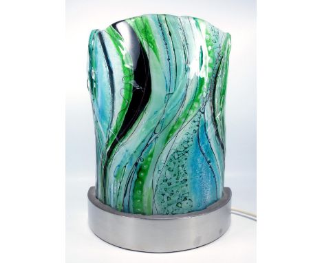 ART GLASS AND ALUMINIUM SEMI CIRCULAR TABLE LAMP (H. 29 CM) 