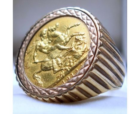 1912 GEORGE V SOVEREIGN SET IN A 9 CT GOLD RING, GROSS WEIGHT 15.3 GRAMS 