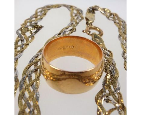 9 CT TWO CARAT GOLD LATTICE LINK NECKLACE AND A YELLOW METAL RING, SIZE J, 8.0 GRAMS (2) 
