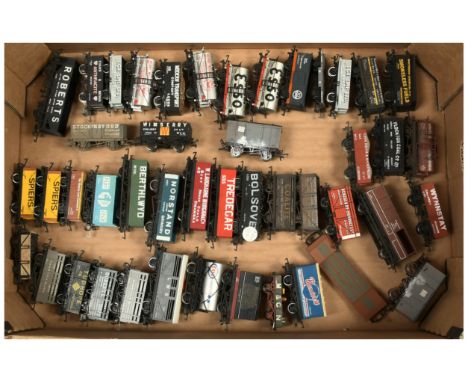 Hornby (China + GB), Bachmann and Similar group of unboxed Wagons (see photo). Conditions are Fair to Good (please note some 