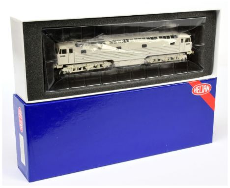 Heljan 4005 BRCW D0260 - 'LION'. Ltd to 4000 produced. Conditions: Good Plus to Excellent, one front handrail is slightly ben