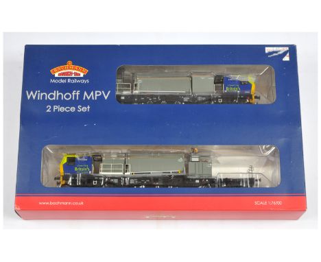 Bachmann OO Gauge 31-577A Windhoff MPV (Multi Purpose Vehicle) pack in weathered blue and grey livery containing powered Mast