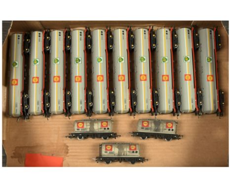 Hornby (GB) mixed group of 10x Shell/BP 100 Ton TEA wagons &amp; 3x Shell TTA Wagons. Conditions are Fair to Good ( please no
