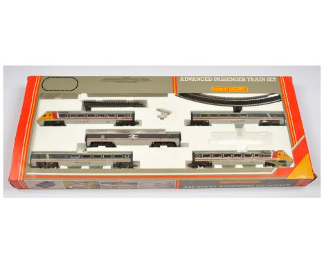Hornby (GB) R.543 Advanced Passenger Train Set. Contains 2 x Trailer Cars, 2 x Articulated Centre Cars and Power Car with Pan