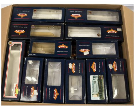 Bachmann OO Gauge mixed group of Empty Boxes for Stock (see photo). Conditions are Fair to Good Plastic (please note some int