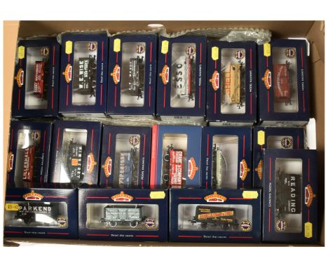Bachmann OO Gauge group of Private Owner Wagons to include&nbsp; Ref. 37-680 14 Ton Silver &amp; Red Tank with Large Filler "