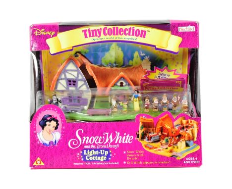 Retro Toys - a vintage 1990s Bluebird made Walt Disney ' Tiny Collection ' Snow White playset. Appears complete with all mini