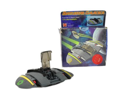 Battlestar Galactica - Mattel - original vintage 1978 Mattel made ' Cylon Raider ' action figure playset. Appears complete wi