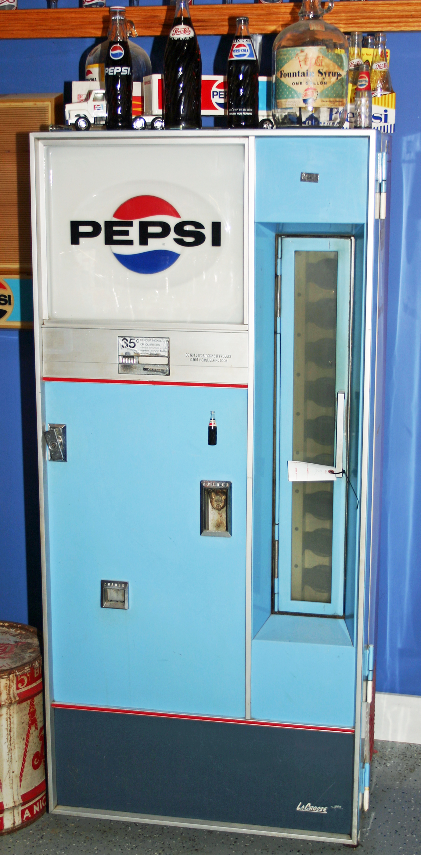 Lacrosse upright Pepsi .35â‚µ vending machine from Skellyâ€™s Station