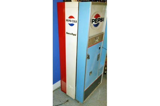 Lacrosse Upright Pepsi 35a µ Vending Machine From Skellya S Station In New Haven 29 5a W 22