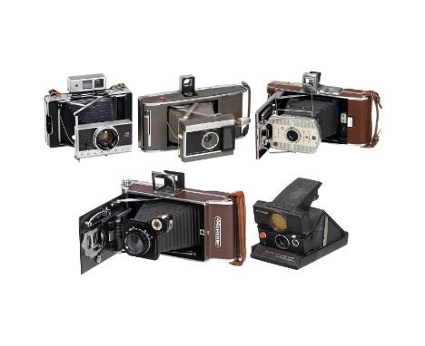 5 Sofortbildkameras aus Rußland und den USA1) Polaroid, USA. Modell J 66, 1961-63. (3/3) - 2) Modell 95A. Standfuß fehlt, son