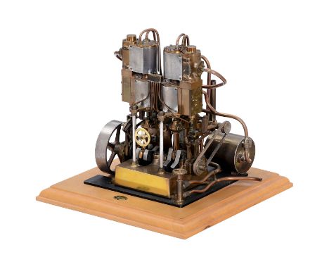 Zweizylinder-Schiffs-Verbunddampf­maschine The Sovereign Patent Compound Steam Engine, geprägt mit AJR auf dem Ventilkastende