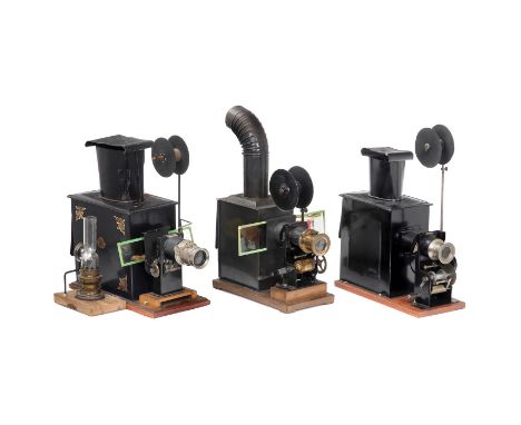 3 Laterna Magicas und Kinematographen, um 1900Alle drei auf Holzsockel und für 35mm-Film. 1) La-pierre, Paris. "Lapierre Cine