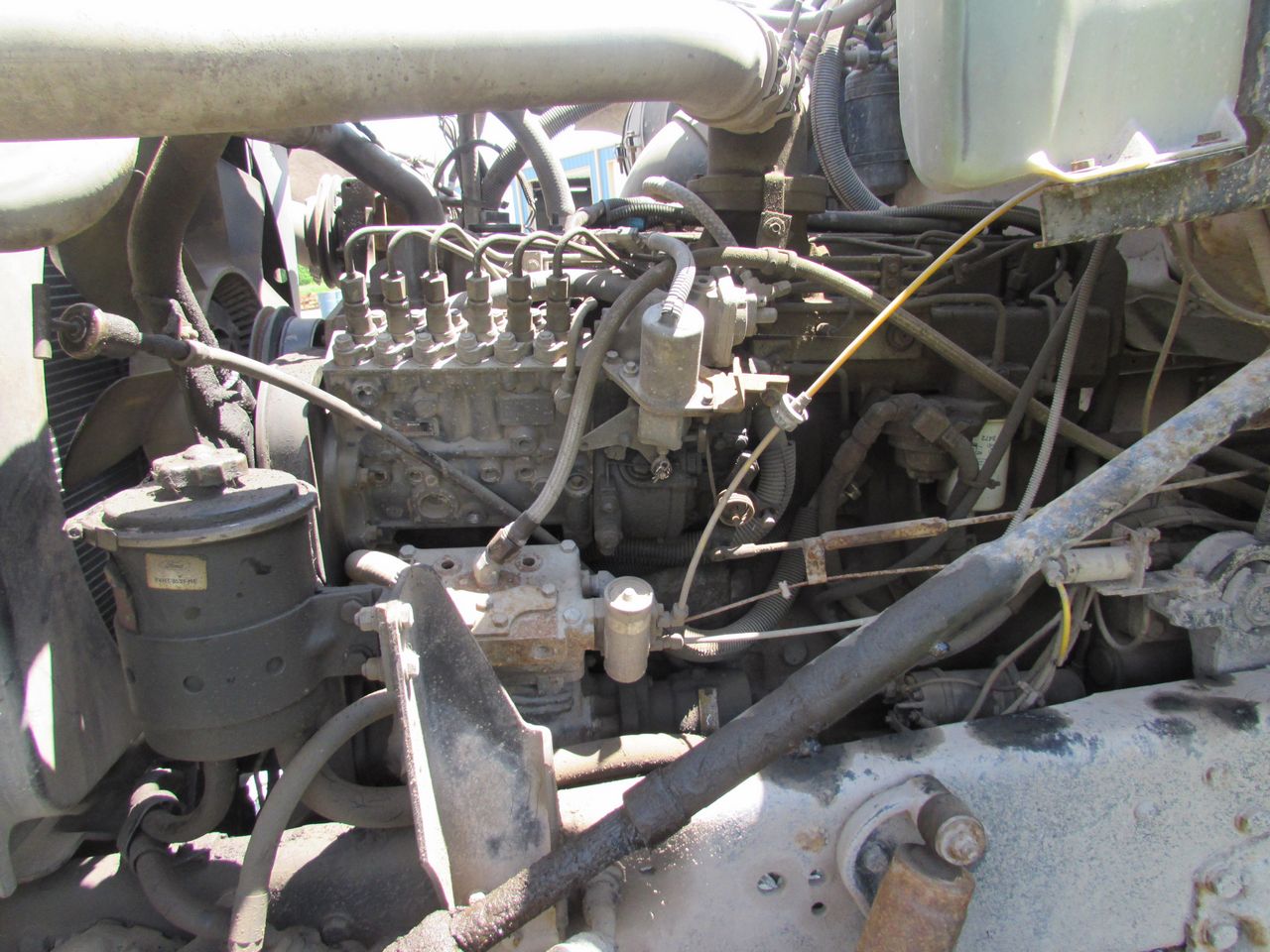 1995 Ford L8000 Fuel Truck Diesel Engine, 6-Speed Manual Transmission