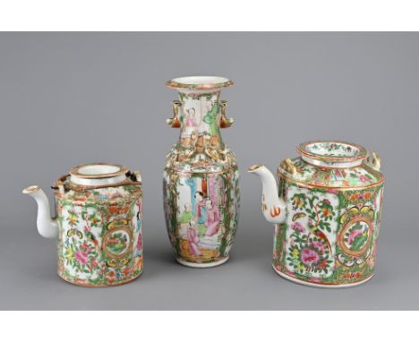 THREE CHINESE FAMILLE ROSE PORCELAIN ITEMS, 19TH CENTURY. To include two teapots with covers and a vase all in rose medallion