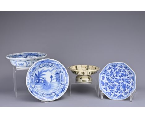A GROUP OF CHINESE / JAPANESE CERAMIC ITEMS. To include a Chinese blue and white octagonal dish, Kangxi with Christie's Vung 