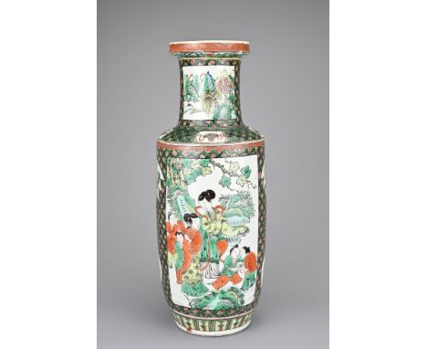 A CHINESE FAMILLE VERTE PORCELAIN VASE, LATE QING DYNASTY. Of rouleau form decorated with two panels of ladies and children p