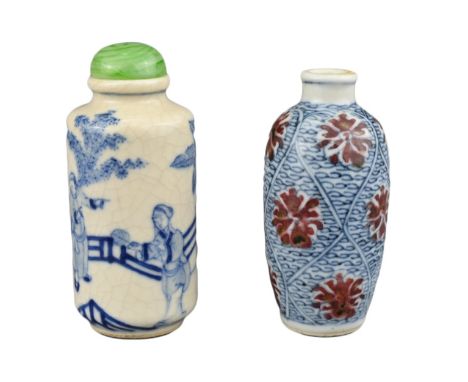 TWO CHINESE PORCELAIN SNUFF BOTTLES, 19TH CENTURY. To include a cylindrical bottle decorated in blue and white with figures i