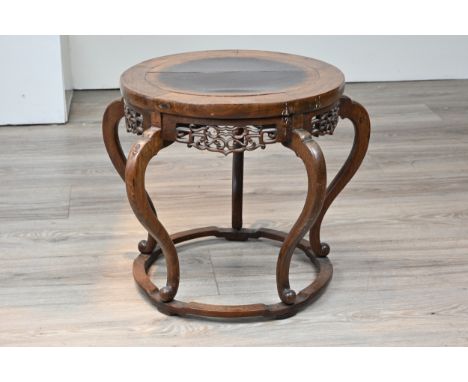 A CHINESE ROSEWOOD JARDINIERE STAND, 19/20TH CENTURY. Of circular drum form with pierced frieze on elegant curved scroll legs