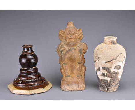 THREE CHINESE CERAMIC ITEMS. To include a figure of an Earth Spirit tomb guardian, probably Tang dynasty, with '1949-190-59' 