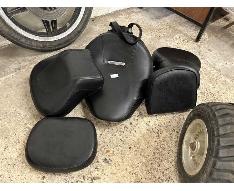 Mixed lot of harley davidson seats 