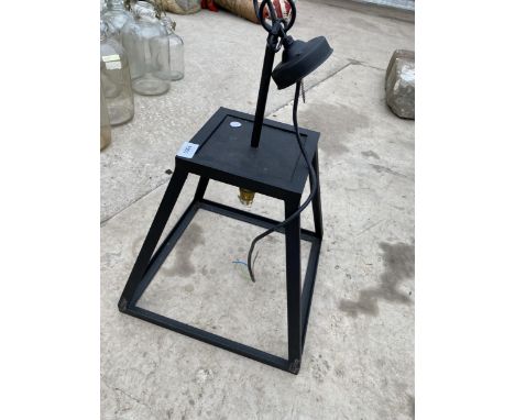 A COURTYARD STYLE LIGHT FITTING (LACKING GLASS) 