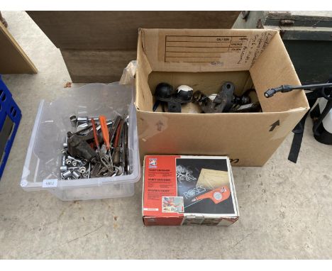 A COLLECTION OF TOOLS TO INCLUDE SOCKETS AND TRAILER LIGHT FITTINGS ETC 