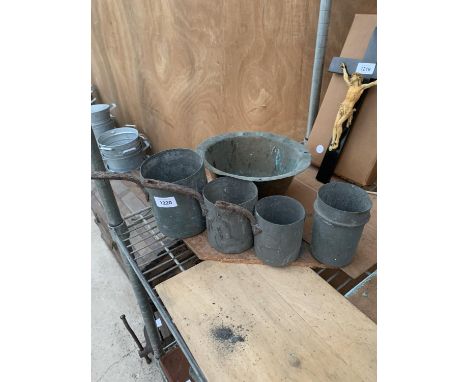 A VINTAGE COPPER BOWL, THREE VINTAGE COPPER MEASURING VESSLES AND A FURTHER VINTAGE CUP 