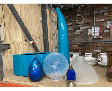 A LARGE TURQUOISE PLANTER AND VASE, VINTAGE GLASS LAMP SHADES, ETC 