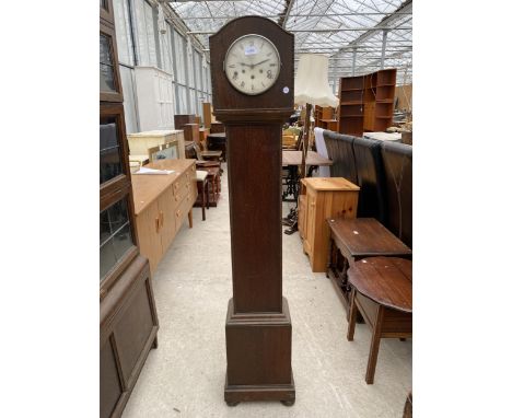 A MID 20TH CENTURY OAK GRANDMOTHER CLOCK 