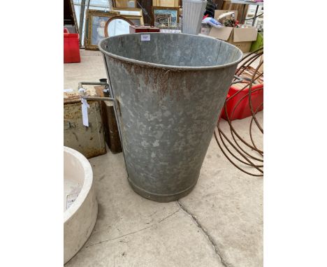 A VINTAGE TWIN HANDLED GALVANISED BIN/PLANTER 