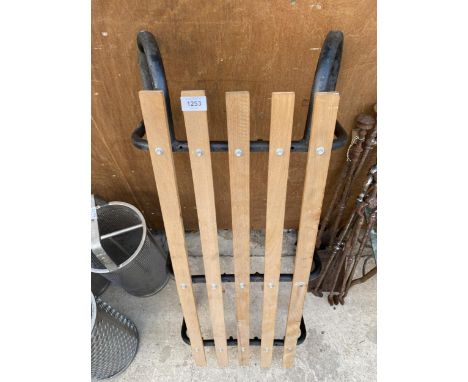 A VINTAGE STYLE METAL AND WOODEN SLATTED SLEDGE 