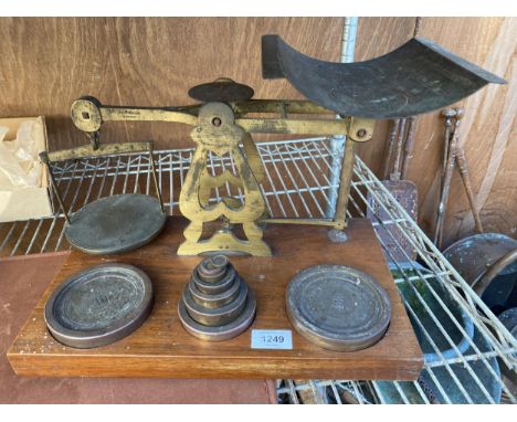 A SET OF VINTAGE BALANCE SCALES 