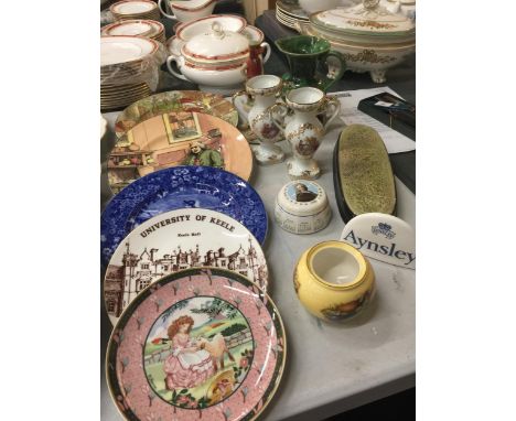 A QUANTITY OF CERAMIC ITEMS TO INCLUDE ROYAL DOULTON AND WEDGWOOD CABINET PLATES, A PAIR OF LIMOGES VASES, BESWICK STAND, AYN