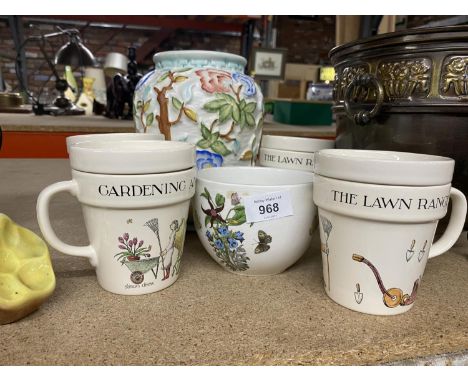 A LARGE INDIAN TREE VASE TOGETHER WITH A PORTMERION BOTANIC GARDEN BREAKFAST CUP AND FOUR ALAN TITCHMARSH CERAMIC CUPS AND CO