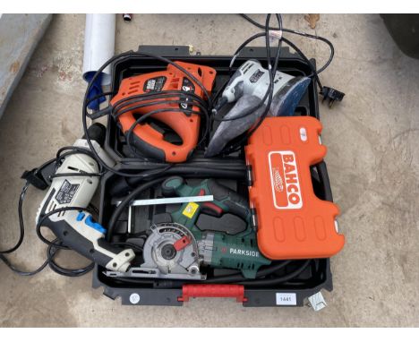 AN ASSORTMENT OF POWER TOOLS TO INCLUDE A PARKSIDE CIRCULAR SAW, A PALM SANDER AND A BLACK AND DECKER RECIPRICATING SAW ETC 