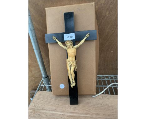A VINTAGE CRUCIFIX WITH A FIGURE OF JESUS 
