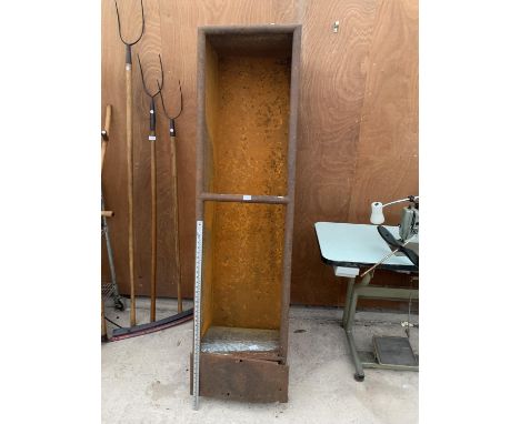 A VINTAGE GALVANISED WATER TROUGH PLANTER (L:187CM W:50CM D:38CM) 
