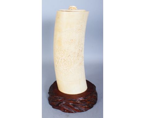 A LARGE GOOD QUALITY SIGNED JAPANESE MEIJI PERIOD IVORY TUSK VASE & COVER, weighing approx. 1.77Kg, together with a fitted wo