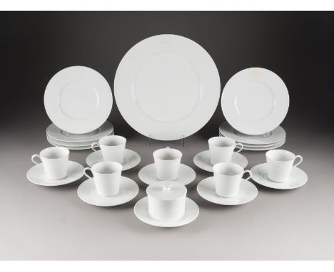 TRUDE PETRI1906 Hamburg - 1998 Vancouver25-TEILIGES KAFFEESERVICE 'ARKADIA' Deutsch, KPM Berlin, 20. Jh. Weißporzellan, glasi